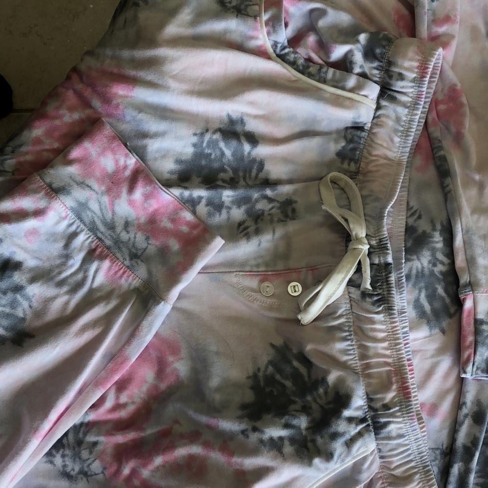 PJ Set - Picture 2 of 6